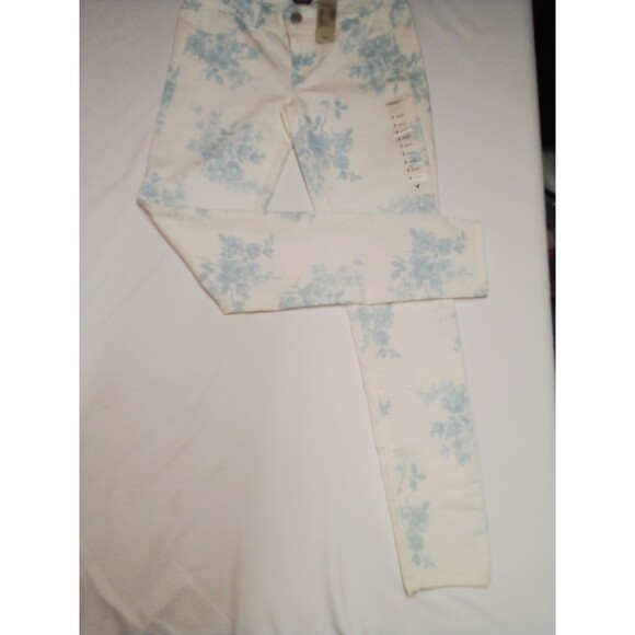 Women's American Eagle White With Blue Floral Jeans New With Tags Size 2 Regular - Picture 15 of 16